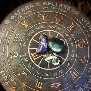 XL Wheel of the Year Disk & 3 Crystal Set w/cards